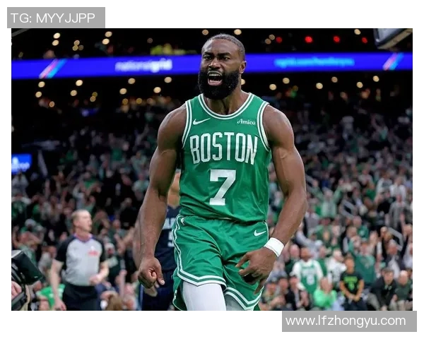 为何只穿一边袖子？杰伦-布朗：这个赛季想换一下自己的气场