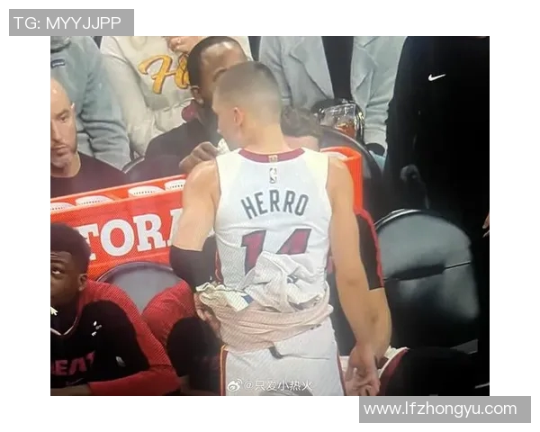 热火队记：哈克斯左脚踝扭伤，球队将在明天决定他的出战状态