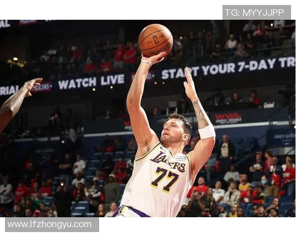 湖人大胜老鹰超火箭升第五 詹姆斯31+9+10东契奇27+12创纪录